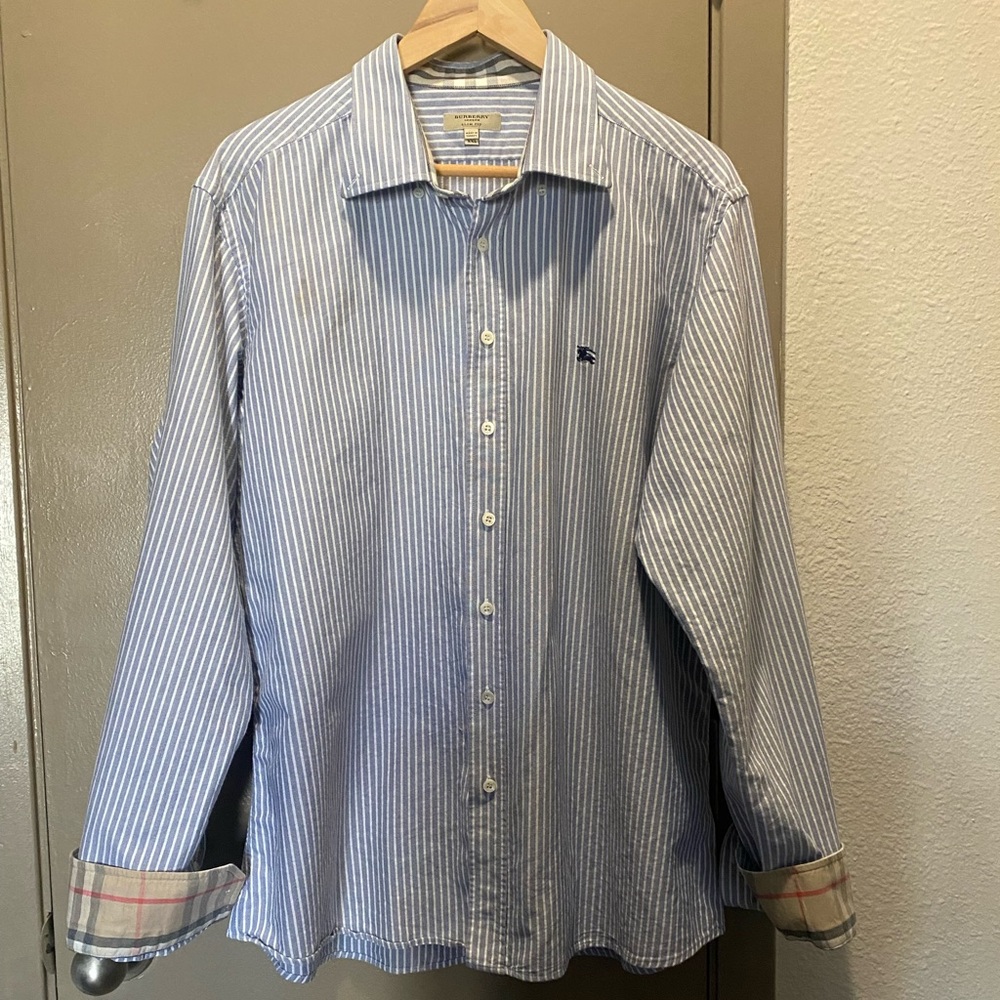 Burberry Slim fit button down shirt for men.
